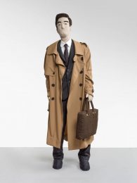 Raphaela Simon, Herr im Trenchcoat (Gentleman in a Trench Coat), 2019