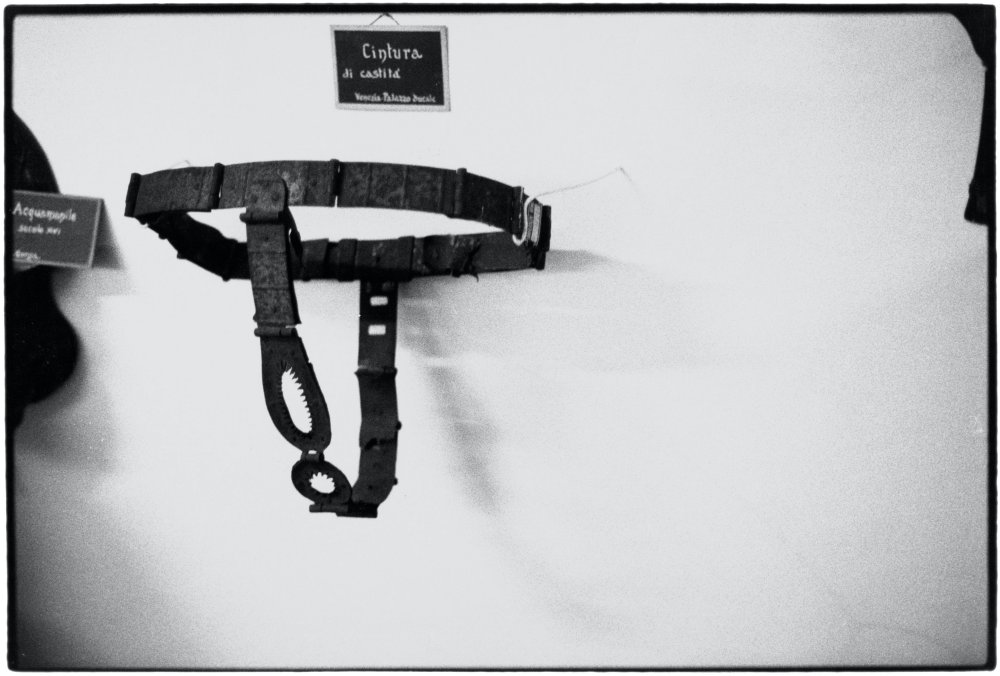 Zoe Leonard, Chastity Belt, 1990/1993