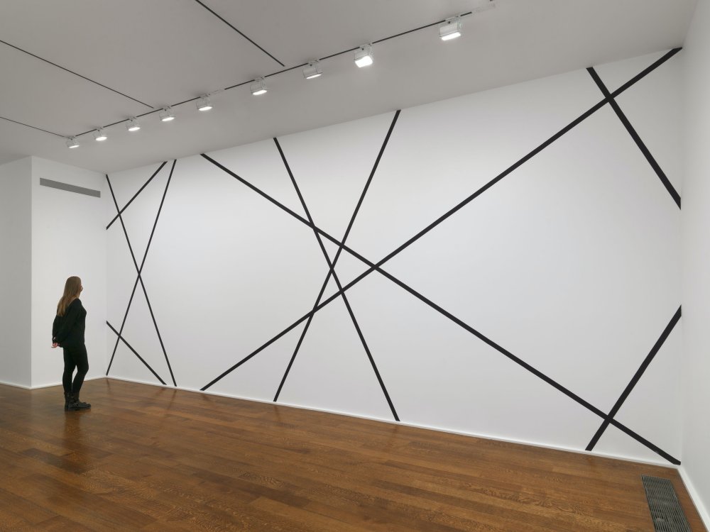 François Morellet, 4 trames 30°, 60°, 120°, 150° partant des 4 angles du mur. Intervalles : hauteur du mur (4 Grids 30°, 60°, 120°, 150° starting from the 4 Corners of the Wall. Intervals: Height of the Wall), 1977/2021