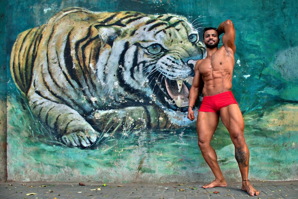 Cop Shiva, Street As Studio - Tiger Man