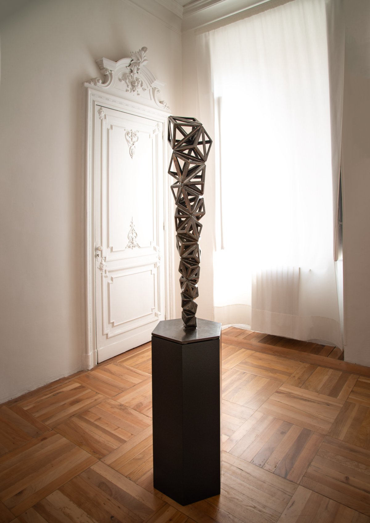 Conrad Shawcross, Paradigm Vex - Slender (Structural), 2023