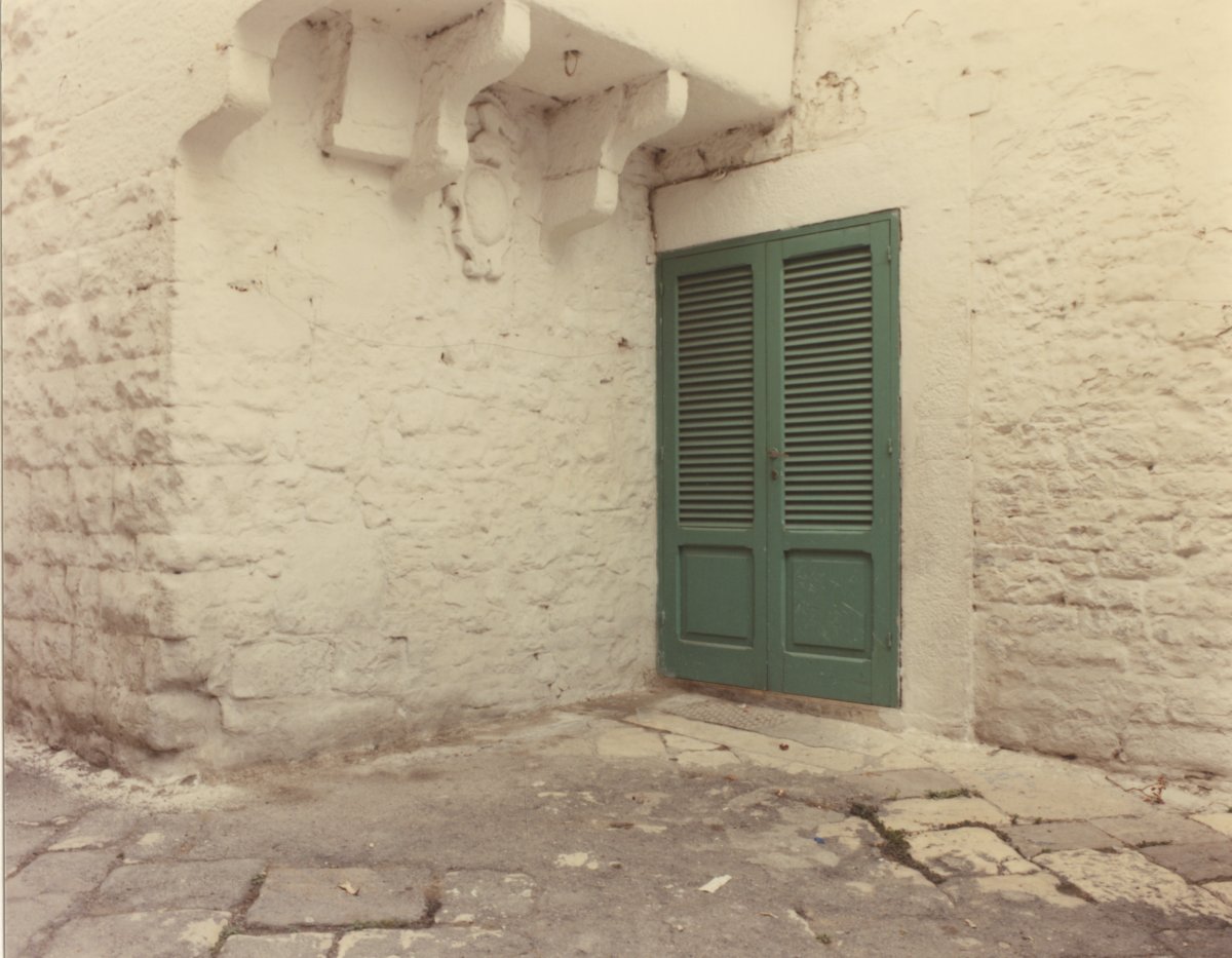 Luigi Ghirri, Bitonto (Serie: Paesaggio Italiano), 1990